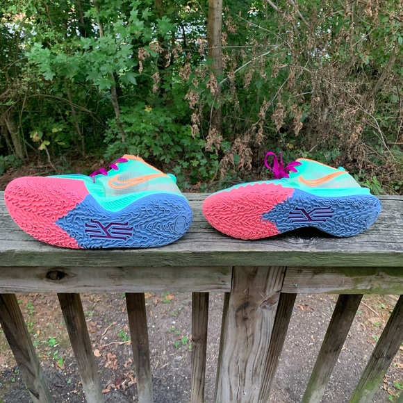 Nike Kyrie Low 4 “Keep Sue Fresh” Sz 8 (mens) - Picture 4 of 14